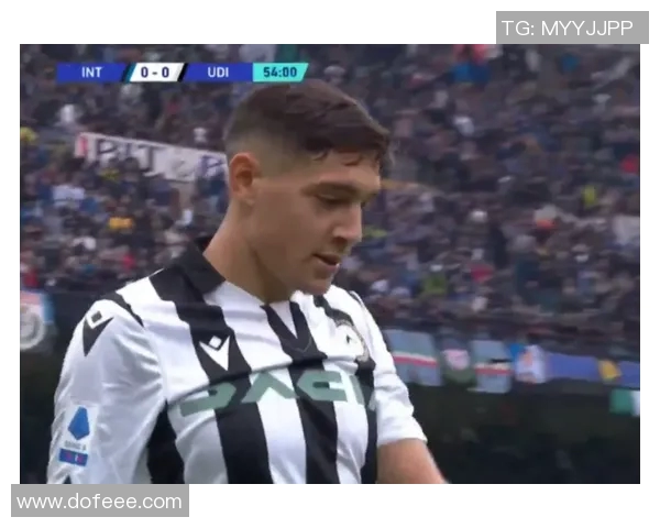 意大利足球明星帅哥风采展现魅力与激情的完美瞬间 意大利足球明星帅哥风采展现魅力与激情的完美瞬间