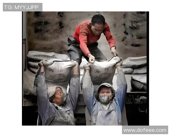 足球场上的微笑天使最友善的足球明星背后的感人故事与无私奉献 足球场上的微笑天使最友善的足球明星背后的感人故事与无私奉献