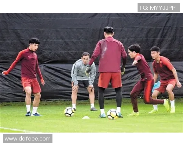 足球明星赛前出场视频精彩瞬间回顾激发球迷热情与期待